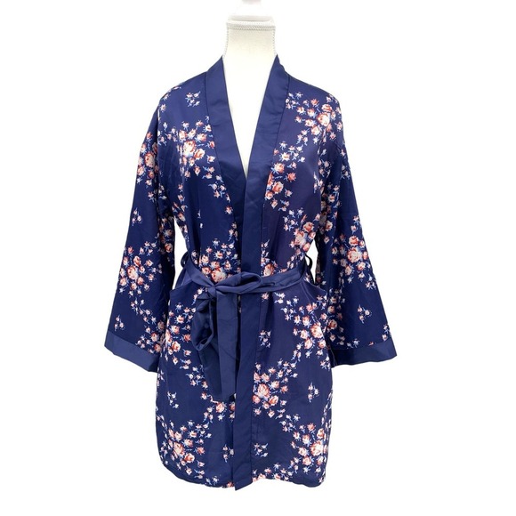 Morgan Lane Other - NWT Morgan Lane Fab Fit Fun Allie Navy Floral Robe Women’s Size S/M
